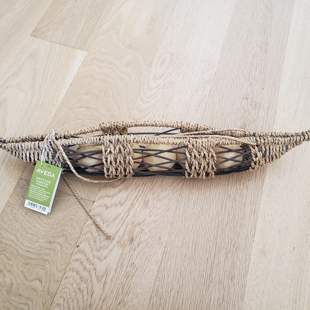 Vintage Aveda Woven Rattan‎ And Seagrass Basket With 5 Soap Spheres